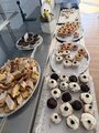 Kuchenbuffet mit selbstgebackenen Köstlichkeiten