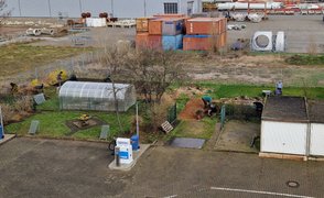 Ausblick in den Außenbereich des Garten- und Landschaftsbaus Ausblick in den Außenbereich des Garten- und Landschaftsbaus