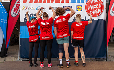 Teamfoto BTZ Gera vor dem Lauf Teamfoto der Läufer*innen vor Beginn des Firmenlaufs in Gera