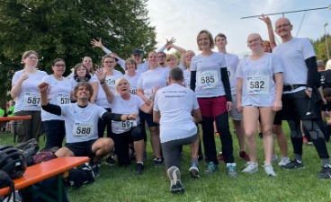 BTZ-Team zum Firmenlauf Gruppenfoto der Läuferinnen und Läufer